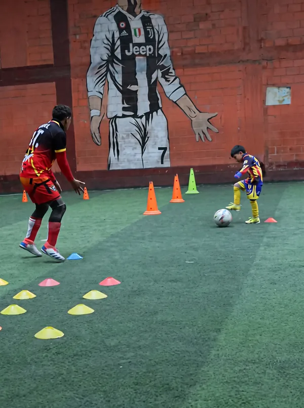 Circuito de conos durante el entrenamiento